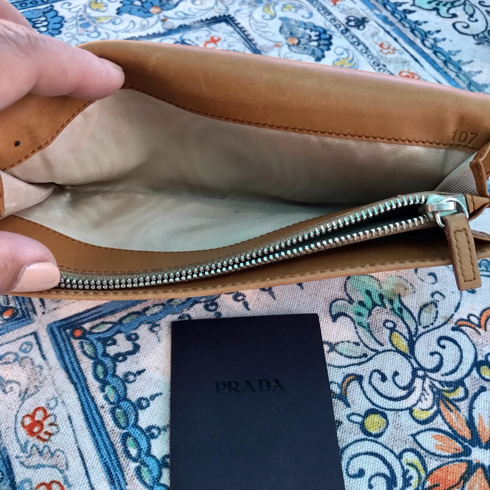 Prada wallet. - Picture 5 of 12